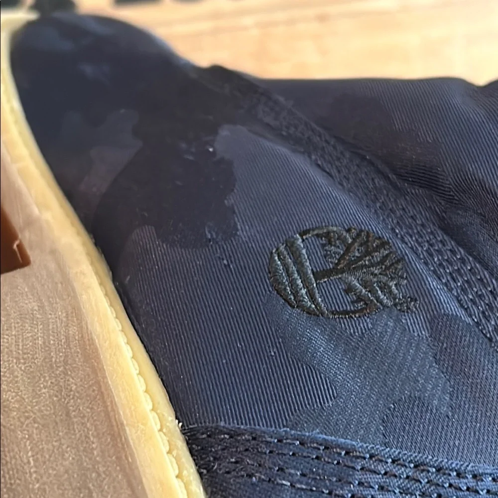Men’s 10 Timberland Blue Camo Premium Boots
